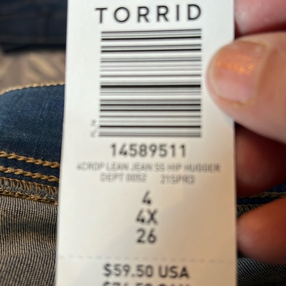 NWT Torrid Blue  Jeans - crop lean super soft “feel the fit” Sz Torrid 4 (26/4X) - Picture 12 of 14